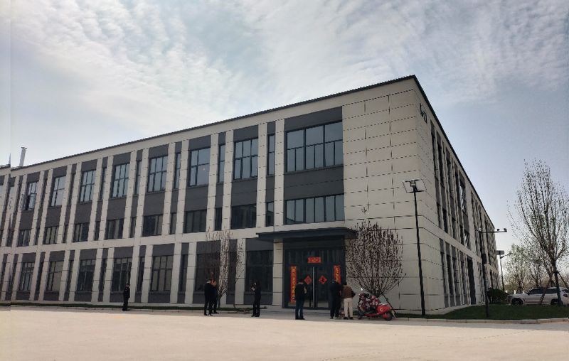 新廠房新起點欣欣向榮，爭品牌爭先進蒸蒸日上